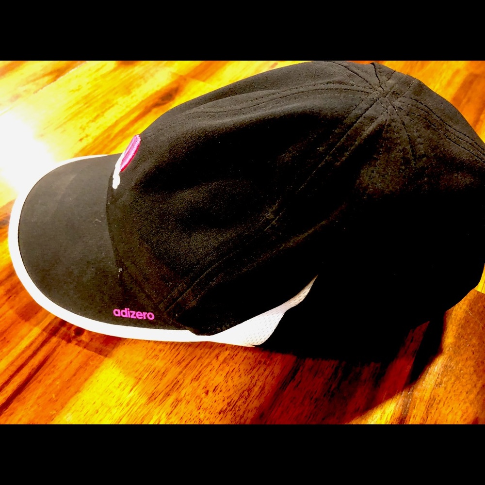 Woman’s Adidas Sport Het